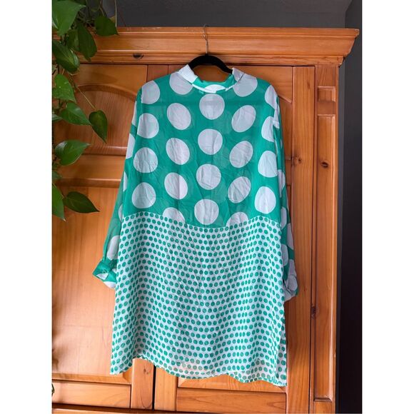 Susan Graver Blouse  Woman Kelly Green Polka Dot Semi Sheer Button Up Tunic SZ 2 - Picture 3 of 9